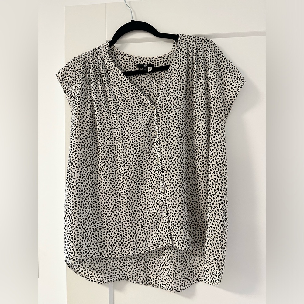 H&M Black and White Tshirt Blouse